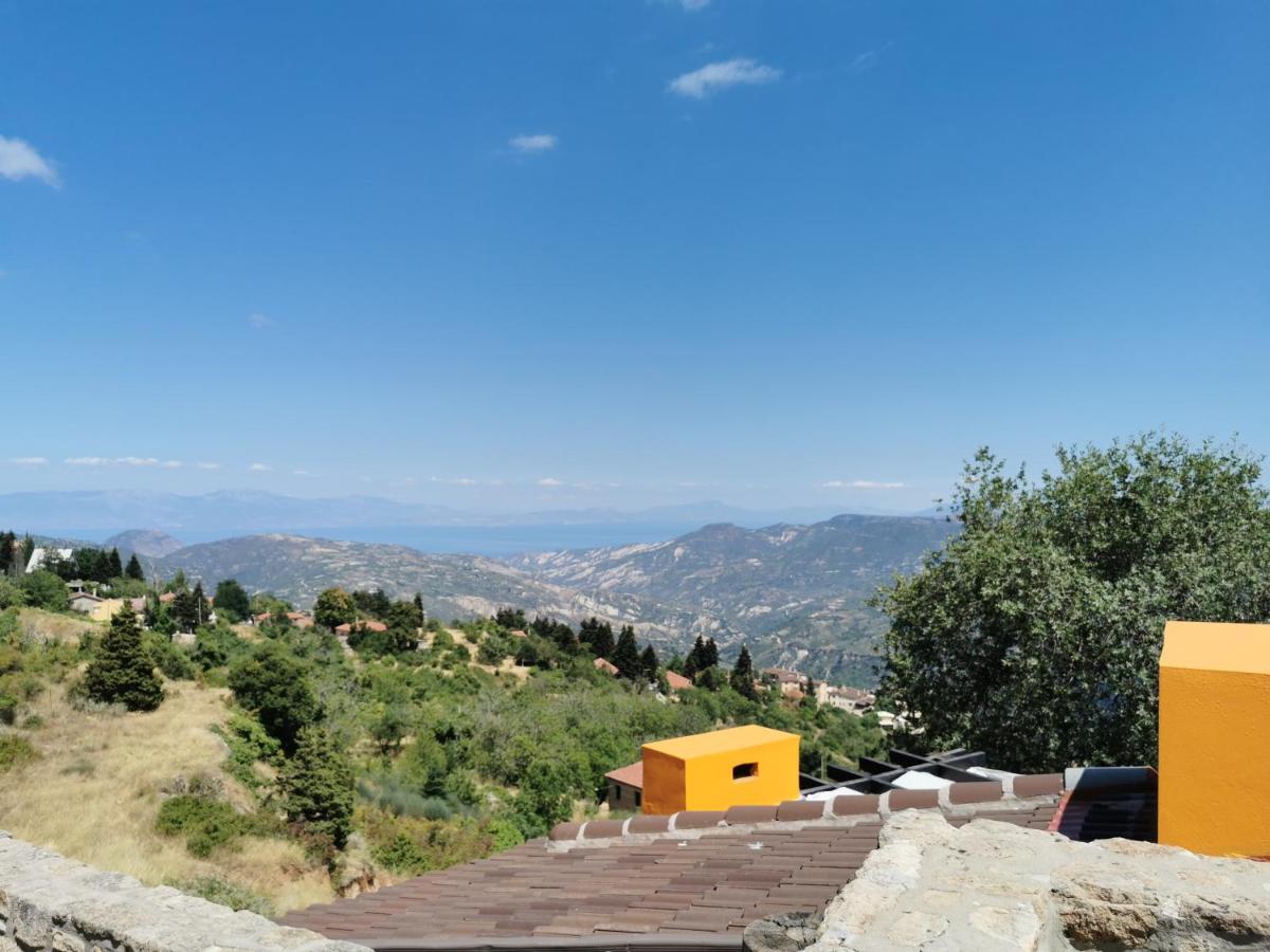 Synikia Mesi Trikalon Mountain Stone Villa, Sea & Mountain View At 1150M מראה חיצוני תמונה